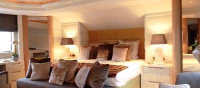 ANNA J 7 Master Stateroom