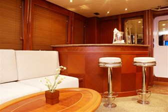 Victoria 4 Main Salon Bar