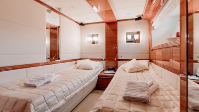 LADY MURA 27 22Yacht_ladymura_Superyacht_IYC_twincabin