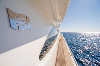 FERRETTI 881 32 