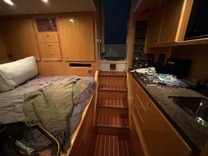 2009 Mckinna 69 Skylounge 22 