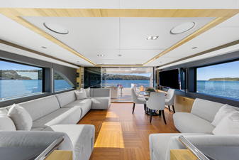 M/Y LEGACY 8 Sky Lounge