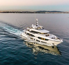 BEAUTE 5 Majesty Yacht 120 (BEAUTY)
