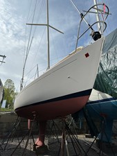 HERON 24 Starboard Bow on the Hard