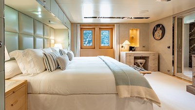LOON 23 Loon 221' - Lower Deck Starboard Aft Guest Stateroom