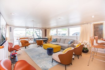 SOVEREIGN 12 Salon