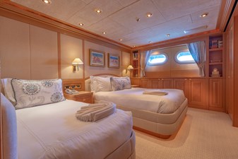 LAUREL 37 LAUREL 240'/73.15m Delta 2006/2014 Motor Yacht: Twin Stateroom