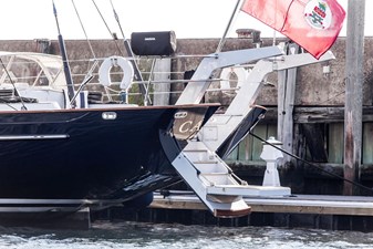 CABOCHON 35 34. Stern davits for 15' dinghy.