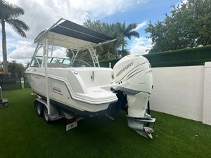 Boston Whaler 230 Vantage 13 WhatsApp Image 2024-12-13 at 09.19.57 (10)