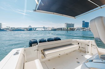 Boston Whaler 420 Outrage 50 