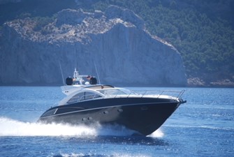ESSENCE 79 80_2010 60ft Sunseeker Predator ESSENCE