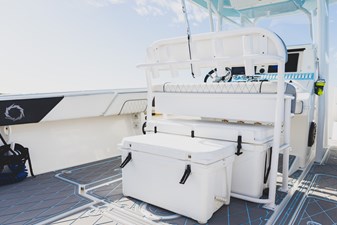 Fountain 38 Center Console 21 731A4147
