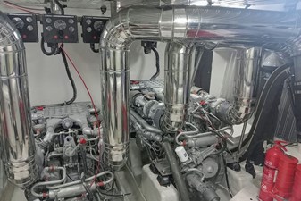 ASTONDOA 82 GLX  32 Astondoa 82 GLX _2 (1)