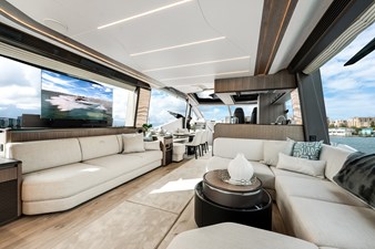 Yacht 24 Salon
