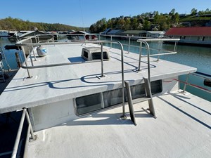 77 Sumerset 14 x 58 Aluminum Hull with Catwalks 81 