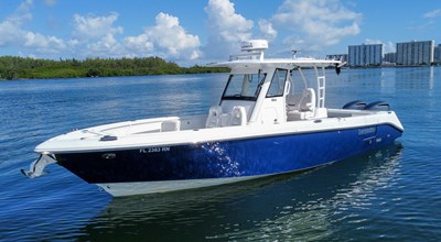 2018 Everglades 335 Center Console 11 