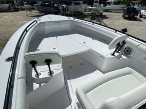 2023 Everglades 273CC 4 