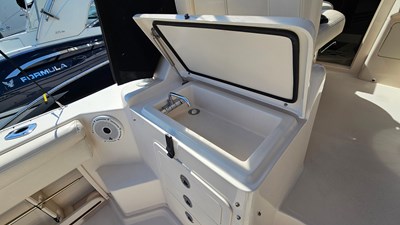 2016 Grady-White Express 330 23 