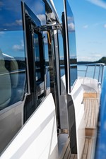 Princess S72 (S72515) 127 Side deck