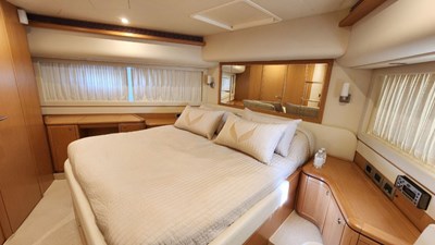 Ferretti 830 7 