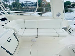 - 29 30_2008 39ft Intrepid 390 Sport Yacht