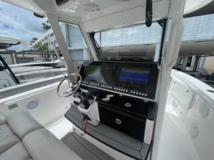 2018 Everglades 335 Center Console 36 