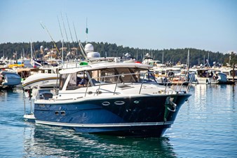 2026 Cutwater C-32 C - Jensen Beach, FL 19 2025 Cutwater 30 Coupe