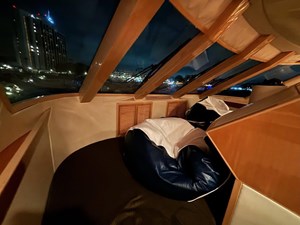 2009 Mckinna 69 Skylounge 18 
