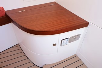 WELCOME 29 WELCOME: 2024 Leonardo Eagle 44 Head Settee