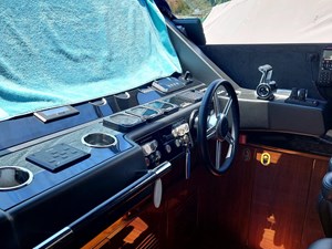 Sunseeker 86 Yacht 14 Helm