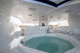 NEVER ENOUGH 37 Jacuzzi