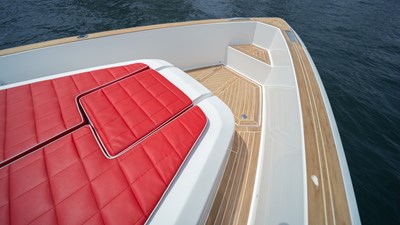 Freedom 7 Bow Lounge Pad 