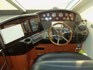 YOUNG GIRL 6 Helm Detail