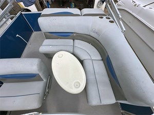 24' Bentley 2017 Encore 240 Cruise SE 12 