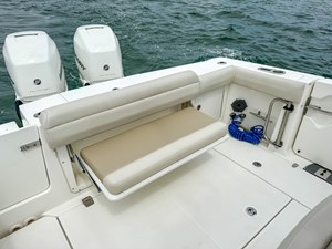 2020 Boston Whaler 330 Outrage 28 