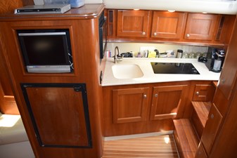 RAHITI 24 Galley and TV  