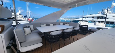 SUNLIFE 10 FLYBRIDGE (2)