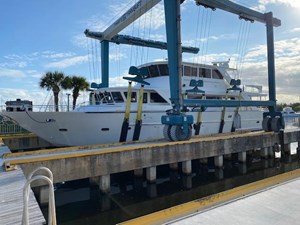 JEF82110L506 65 66_2006 82ft Jefferson Starship Pilothouse