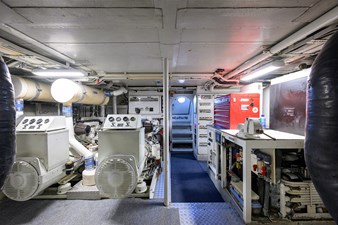THANKS BUDS 66 Twin Generators Aft  