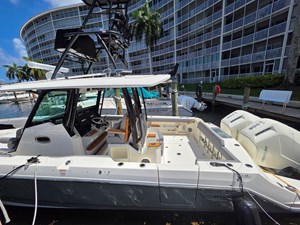 2023 Boston Whaler 360 Outrage 5 