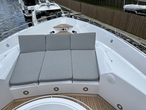 - 4 5_2007 108ft Sunseeker Predator