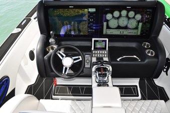 Statement 380 Open 2 380 Open - Shifter Seat 4