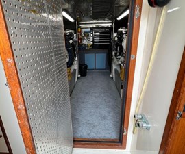 64 ft 1999 Mikelson Long-Range Luxury Sportfisher, Swells 66 