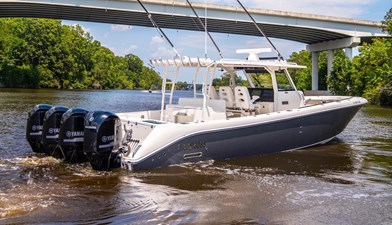 2018 Everglades 435 Center Console 7 
