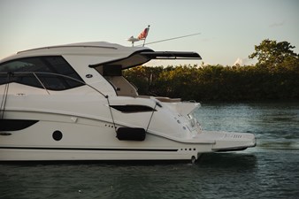 - 7 8_2019 35ft Sea Ray 350 Coupe NADA MAS