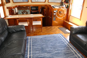 LOVE U 2 9 Salon Fwd