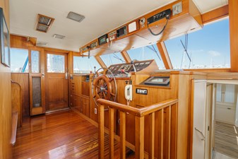 1984 Burger Raised Pilothouse 30 Pilothouse 