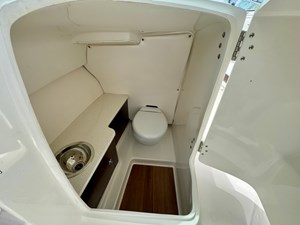 - 19 20_2021 24ft Robalo R247 Dual Console