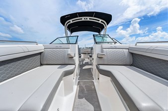 Sea Ray SDX 270 Outboard 29 30