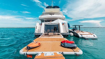 AQUARIUM 32 2009 Sunseeker 37 Metre Yacht